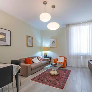 Comfy-cozy 2 Bedroom-via Boscovich , Milán Italia